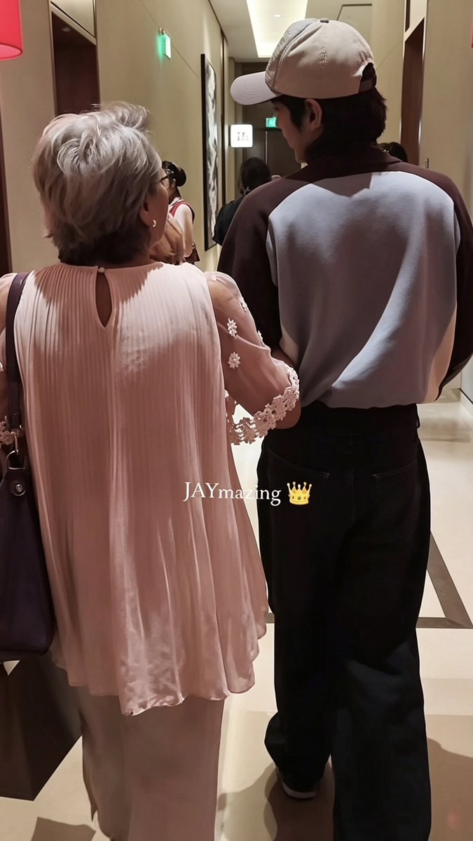 arakpv's tweet photo. lolas love will always be the best 👵🏻

#HeathJornales https://t.co/YT52snYNo1