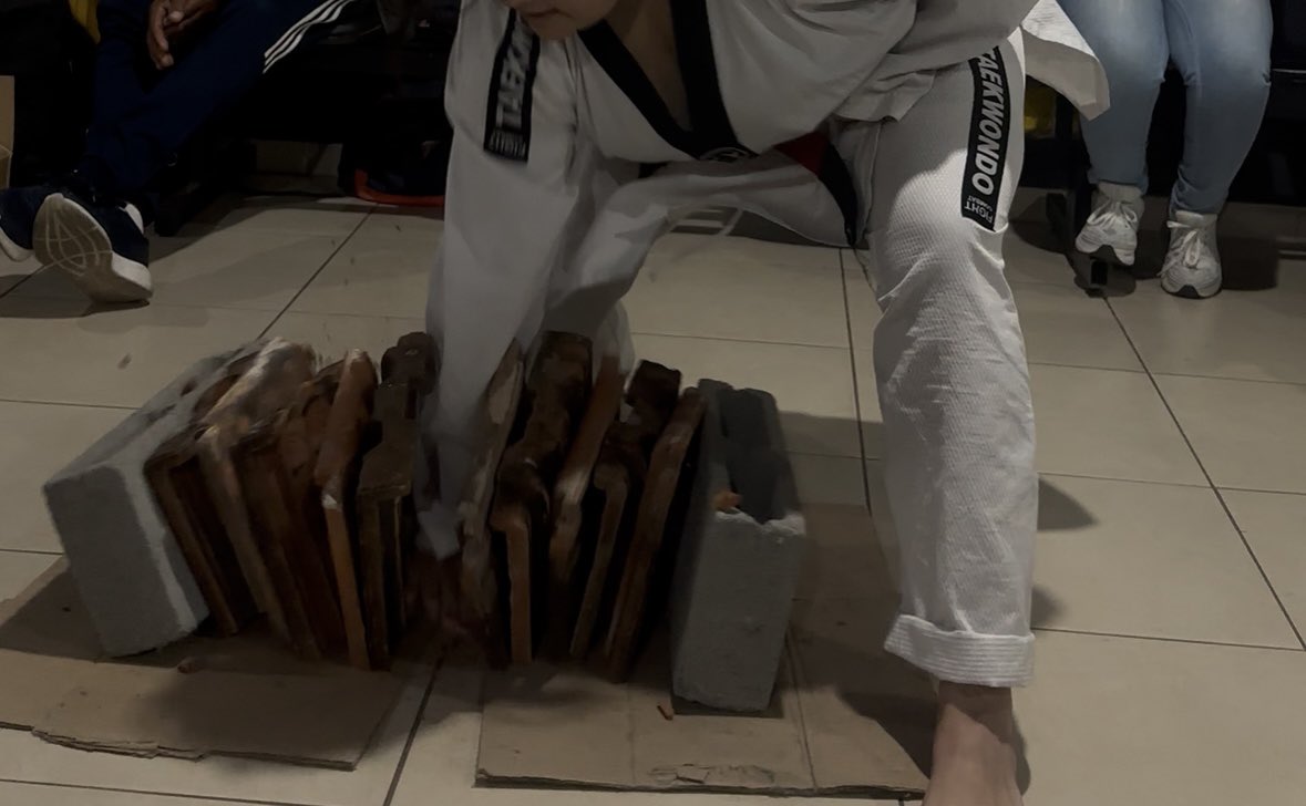 lê ⊬🪭 tweet media