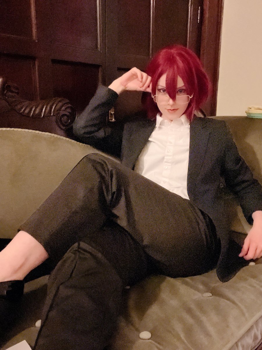 chameleon_cos's tweet photo. Cos // Enst // 七種 茨
We’re going to pretend I didn’t use the perfect grey shirt I owned ready for Ibara to make cowboy Wataru… (also yuzuiba sneak bc it’s me hi) https://t.co/GV5FmbGKL4