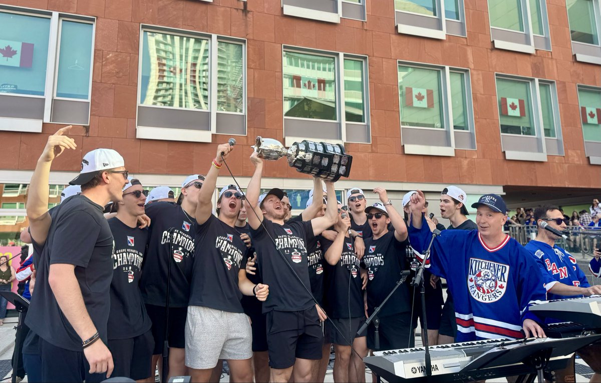 Vandanpatel_ca's tweet photo. 🏒🎉 Congratulations to the Kitchener Rangers!

Proud to celebrate with the team and community at Kitchener City Hall. Wishing the Rangers continued success and many more victories ahead! 🏆💙❤️

Go Rangers Go!
#KitchenerRangers #Kitchener #GoRangersGo #Hockey #CommunityPride 🇨🇦 https://t.co/MgBXmfSMEk