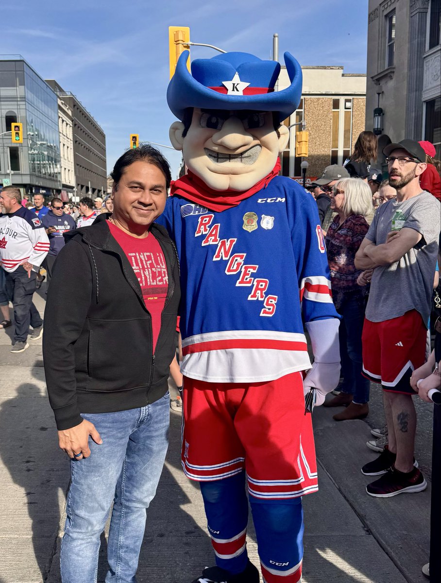 Vandanpatel_ca's tweet photo. 🏒🎉 Congratulations to the Kitchener Rangers!

Proud to celebrate with the team and community at Kitchener City Hall. Wishing the Rangers continued success and many more victories ahead! 🏆💙❤️

Go Rangers Go!
#KitchenerRangers #Kitchener #GoRangersGo #Hockey #CommunityPride 🇨🇦 https://t.co/MgBXmfSMEk