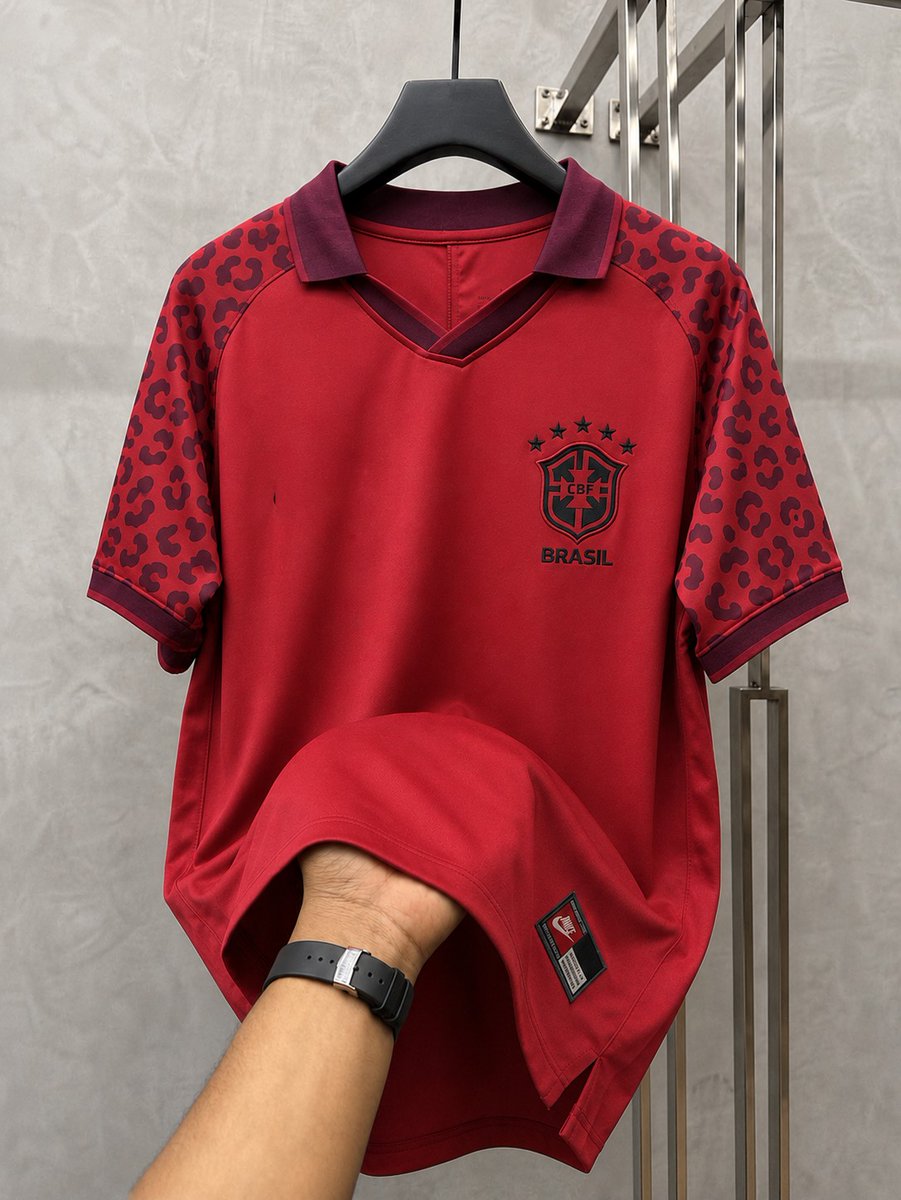 Nix_Luthor's tweet photo. A camiseta que eu gostaria que tivessem criado// a camiseta que criaram e meteram o ET bilau na frente  🤦🏽‍♀️ https://t.co/bW6JJEnUTm