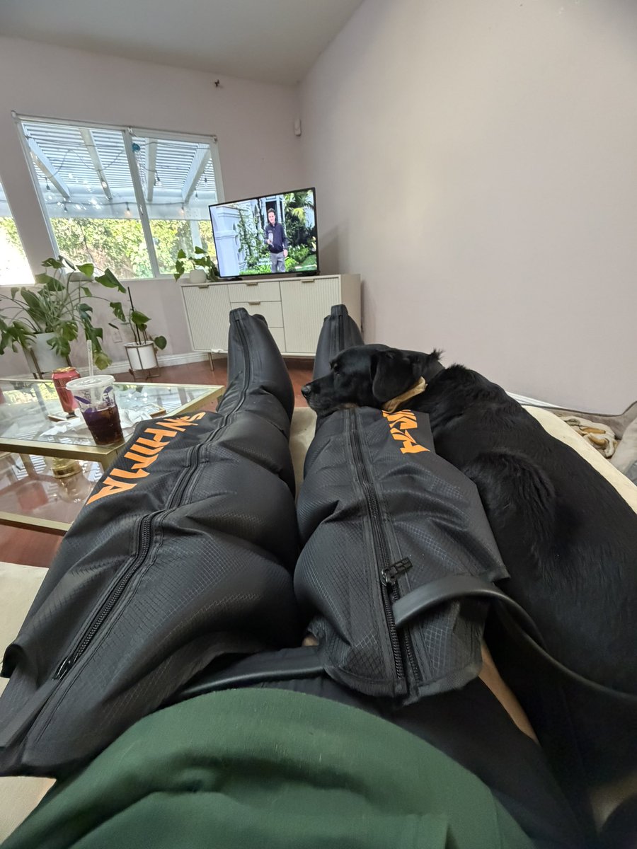 ChelseaRhane's tweet photo. lymphatic drainage or die https://t.co/JyE2EoSlZo