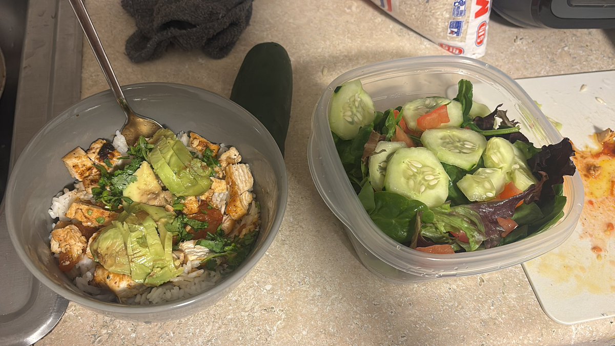 Matos954king's tweet photo. Healthy meal for the night, baby any ladies want a real man that can cook for his significant other or for the side piece might learn something for me. Here’s a little something some. This is a real man here that knows how to cook any ladies out there want a man like me? https://t.co/Rzwypm9mWn