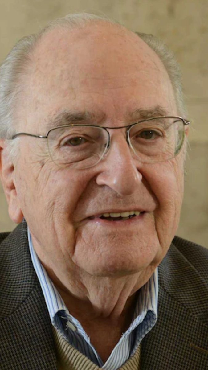 RFVSMSci's tweet photo. El Dr. Fernando Monckeberg es el investigador de campo más relevante de nuestro país. Para comprender mejor el fenómeno que estudiaba,vivió 2a en La Legua.
Sus estudios ayudan a comprender mucho mejor el impacto de la desnutrición y su permanente consecuencia a nivel cerebral. https://t.co/vZt9RcYfyn