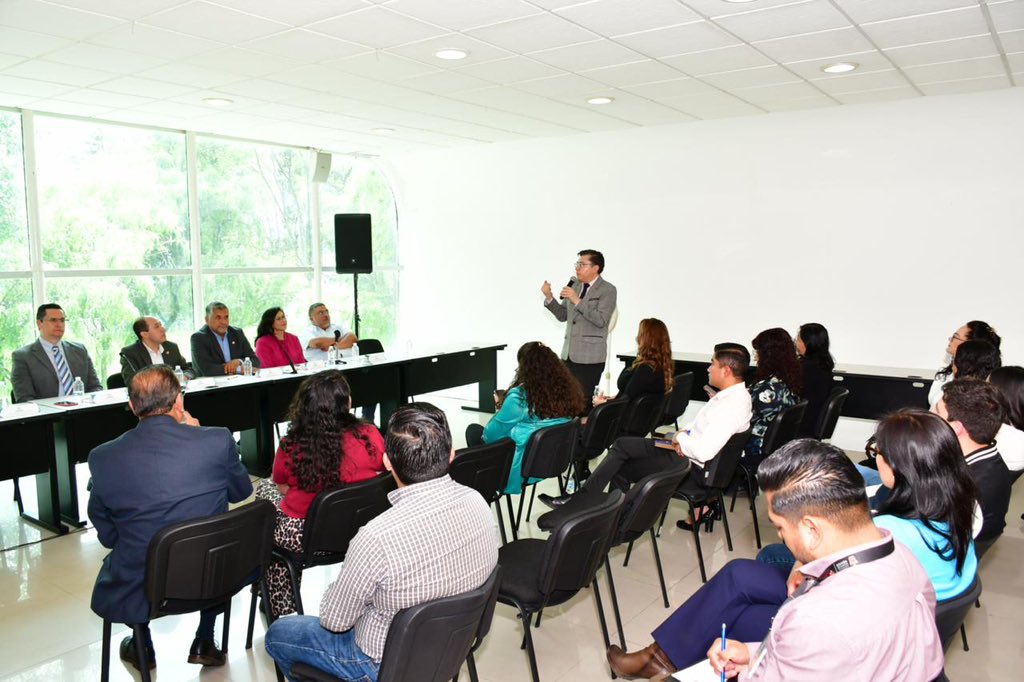 SESAEMM_'s tweet photo. Nuestro titular, Víctor Romero Maldonado (@romero_vick13), asistió a la inauguración de los Foros de Consulta para la Construcción de la Convocatoria para la designación de nuevas personas integrantes del @CPC_Edomex, organizado por la @CESEdomex del #SAEMM, con lo que se busca escuchar la voz de todas y todos los mexiquenses en el mejoramiento de la convocatoria que se emita.

#TrabajandoEnEquipoPorEdoMéx
