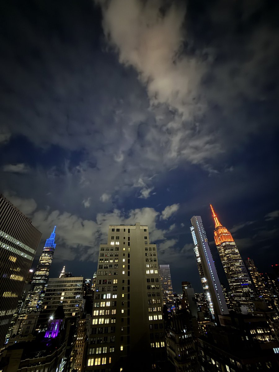 dianeemccormack's tweet photo. .@HinduHops made me pay for $20 cocktails just to tell me that comedy shows are the way to scale SaaS.

Sick views in NYC, I guess? https://t.co/FQCNlzj8yw