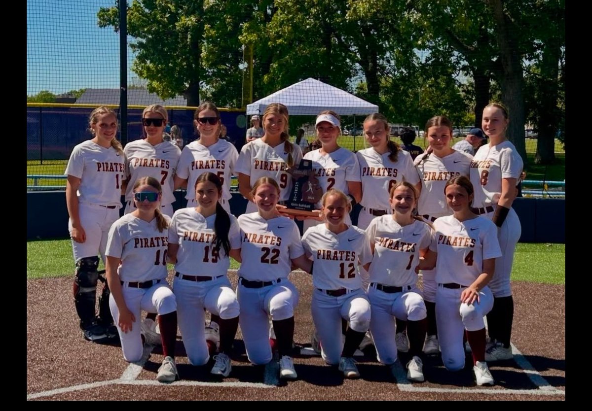 AlexisFerrara09's tweet photo. SO SO PROUD OF MY TEAM FOR WINNING DISTRICTS!! We played super well! Now our next goal is Regionals this weekend. Out of the two games I went 5 for 8.  With 6 total of RBIs. https://t.co/888RMDblLt