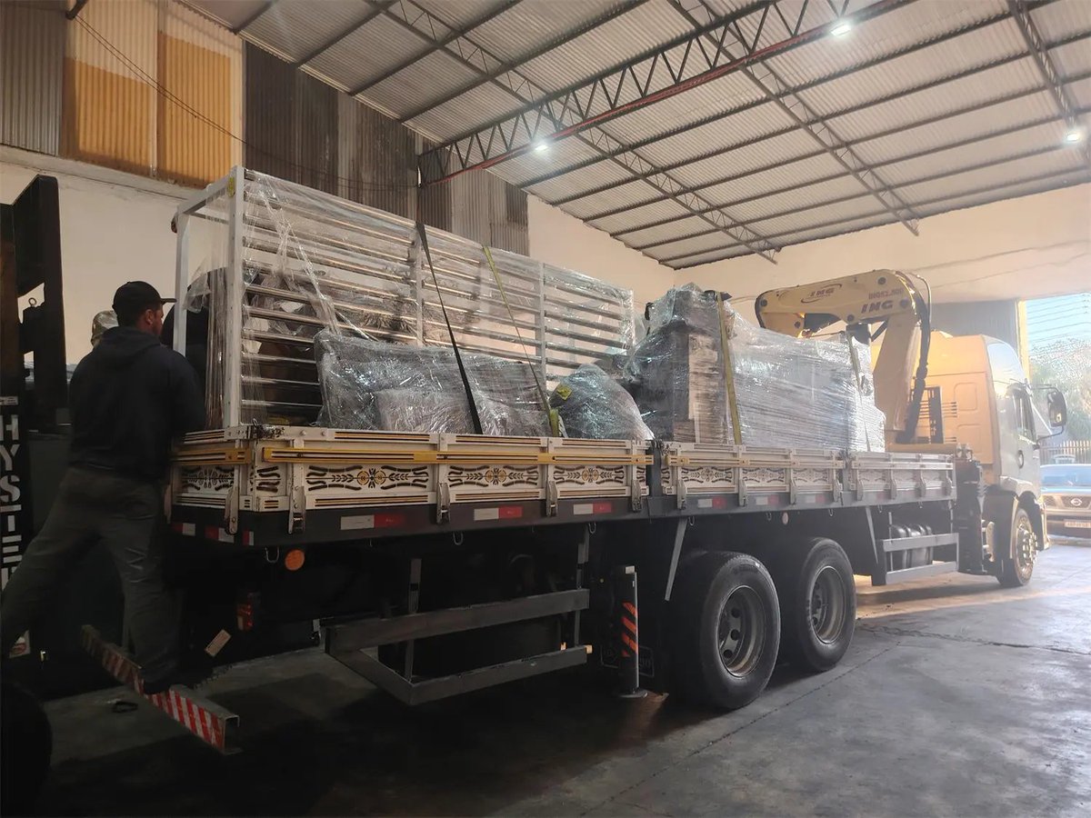 LukeXiaoyuan's tweet photo. CZXY-PACK installs computer thin blade slitter scorer machine in Europe ⚙️ 1–5s order change, 999 memory. Install &amp; training support.
 https://t.co/KzZ8xEJX6G luke@czxypack.com 
#cartonmachine #slitterscorer #packagingmachinery #czxypack https://t.co/xTLjaNZCPI