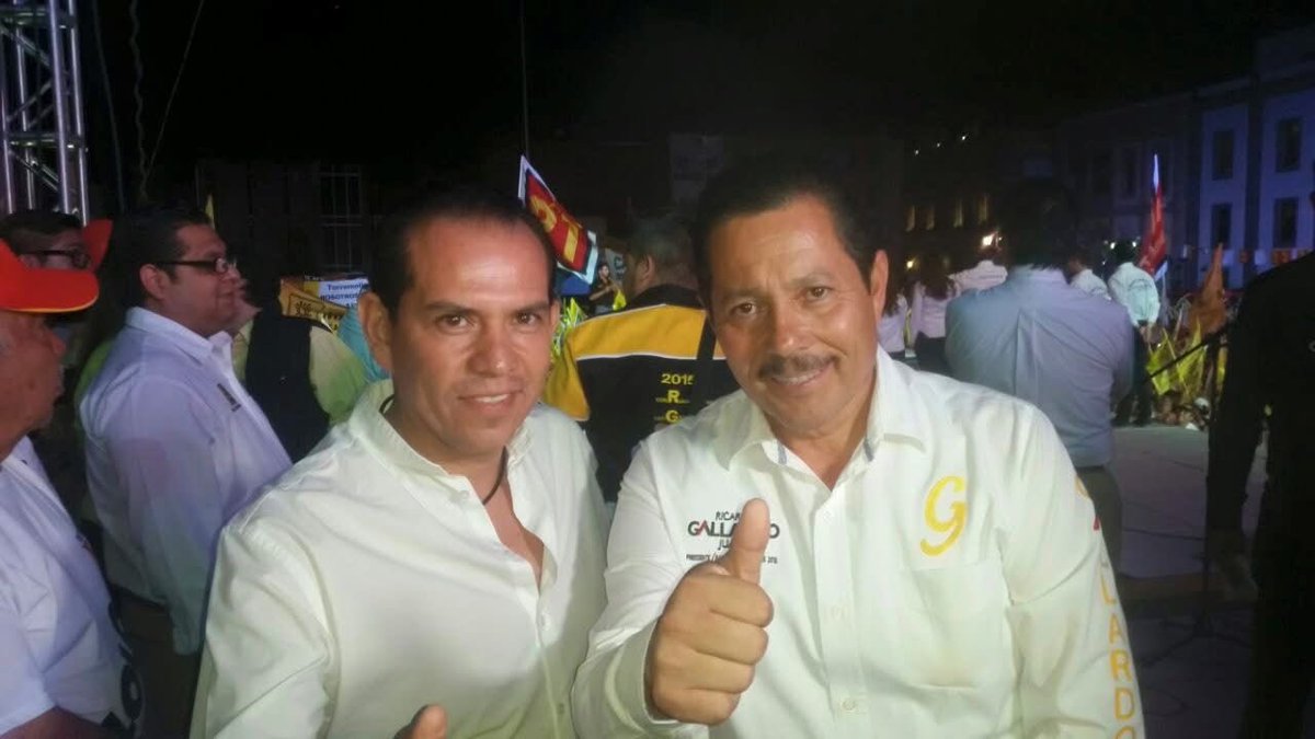 AnnaDoraMx's tweet photo. @aasolisa @YouTube @PartidoMorenaMx @partidoverdemex Qué honor me responda. Entiendo, señor. Pero en este caso no lo son, se trata de actores de la política que se confrontan con el grupo político del Gobierno Estatal: Morena vs Verde. No hay ni la mínima intención de velar por nuestros derechos. Saludos https://t.co/QABEhQKodq