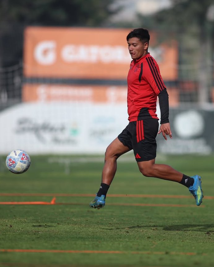 sebaaaa4h's tweet photo. Después de bastante tiempo sin ser considerado por el tano ortiz, jerall astudillo volvió a entrenar con el primer equipo, viene de hacer un gol en el superclásico el viernes pasado https://t.co/UaPkboq6V8