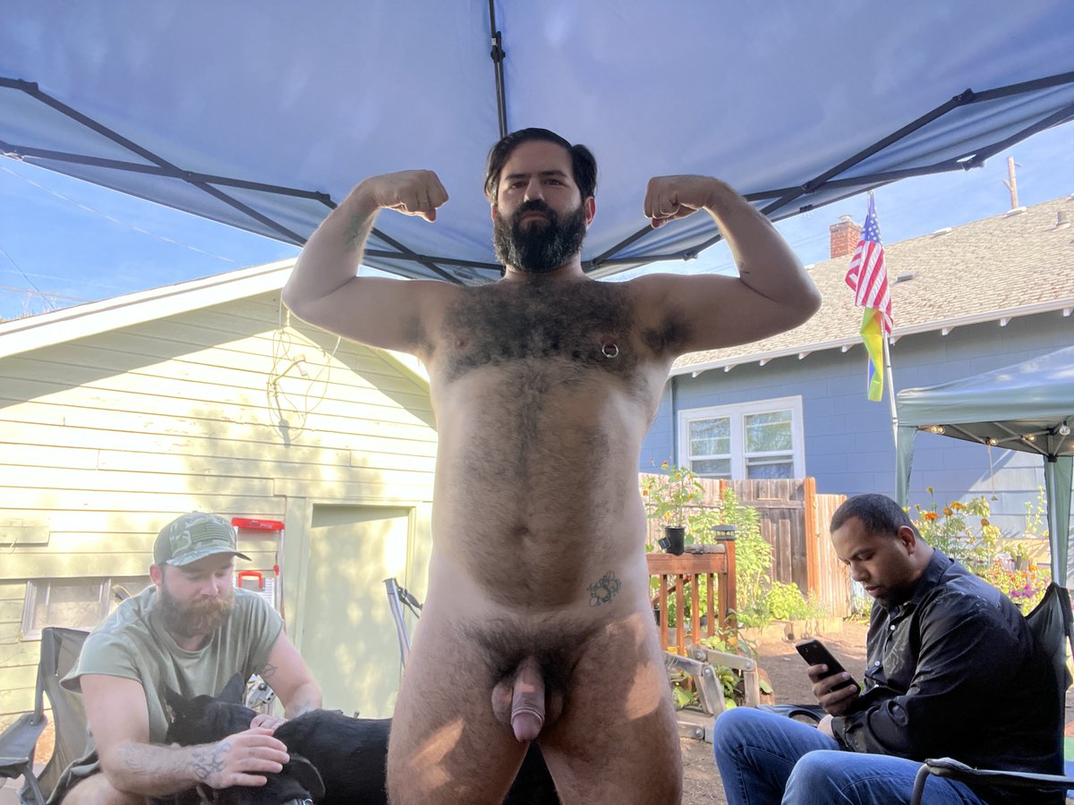 princehairydan's tweet photo. I’m naked in front of other men. https://t.co/8EqEGvn9vC