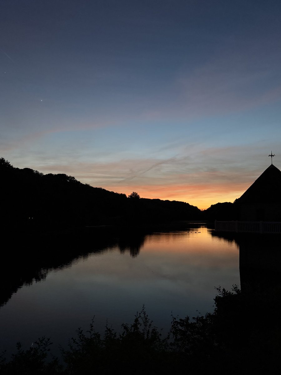 AugustusDelano's tweet photo. I love life, especially june evenings https://t.co/hQA2gNuGRl