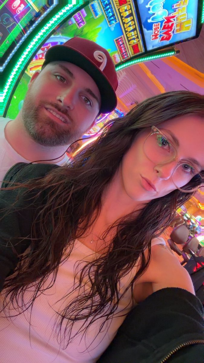 JandMAC326's tweet photo. Feeling lucky tonight… mostly because we have an endless supply of your cash to blow. So, keep sending while we keep spending 😉💸🎰 https://t.co/WW9gy132pP