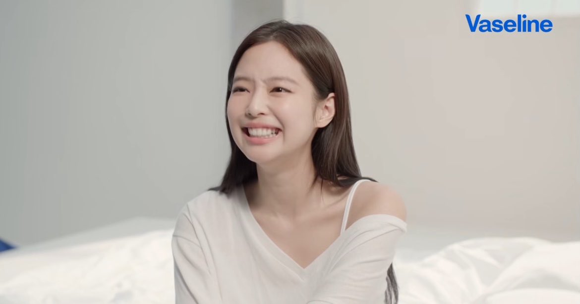 tjruby_'s tweet photo. เจนนี่ยิ้มตาเป็นขีดน่ารักมาก เหมือนอิโมจินี้ ☺️ https://t.co/IheEmKLZZ8
