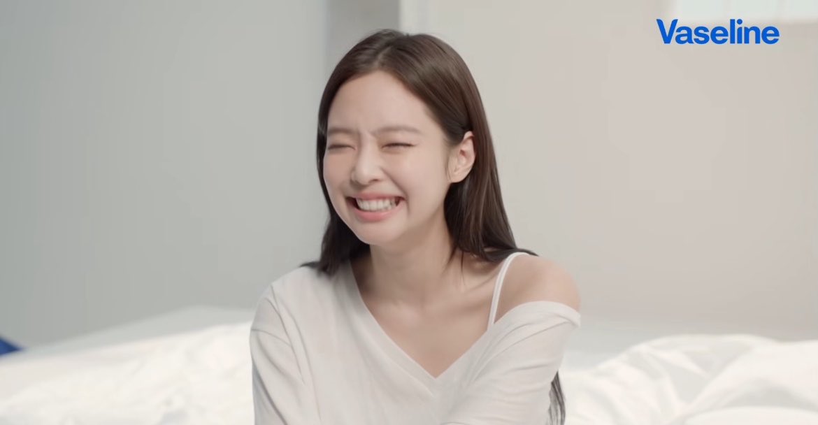 tjruby_'s tweet photo. เจนนี่ยิ้มตาเป็นขีดน่ารักมาก เหมือนอิโมจินี้ ☺️ https://t.co/IheEmKLZZ8