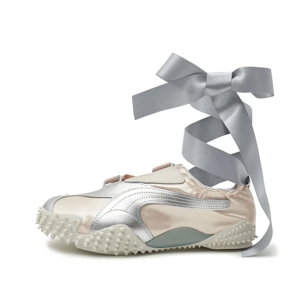 ninefourtykey's tweet photo. ❥ [price drop] PUMA Mostro Power &amp; Grace

💵 IDR 725,000 | DP 600,000 (membership price)

☼ island pink
☼ size 220, 230, 235, 240, 245, 250
☼ full set with box
☼ detachable ribbon
☼ https://t.co/V8XDH2cxpP

— limited slots only, please do submit form for preorder. :) https://t.co/NzLPhhiSy8