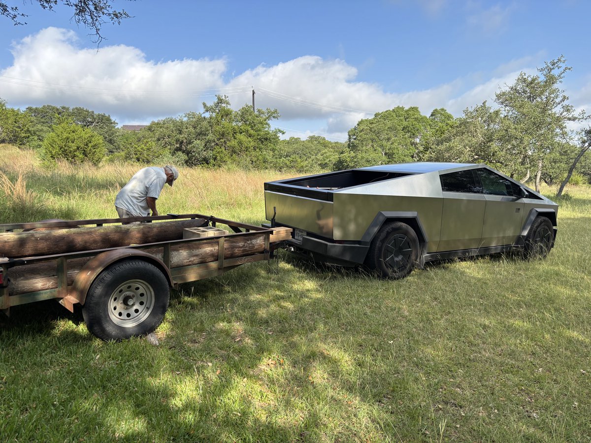 carsonweber's tweet photo. @whelchel @KHicksJr It tows great if you’re not driving long trips. It’s as if you’re not towing anything. Same instant acceleration and no sway. https://t.co/nH7YIy7K47