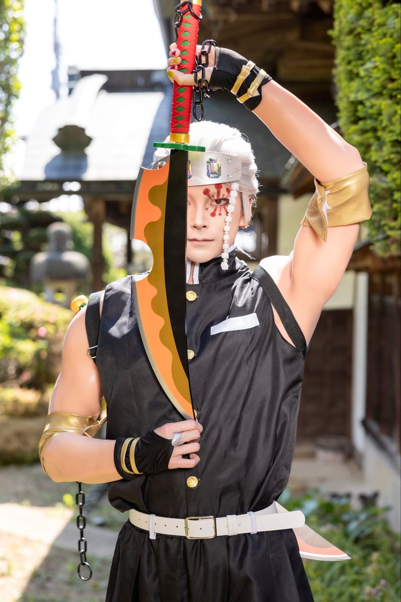 roku_ES's tweet photo. 華麗だ！

📷：1～3 @sufferfeng 
                  4 @dingdengpei 
#鬼滅の刃 
#宇髄天元 
#コスプレ https://t.co/yV0TYB0eDN