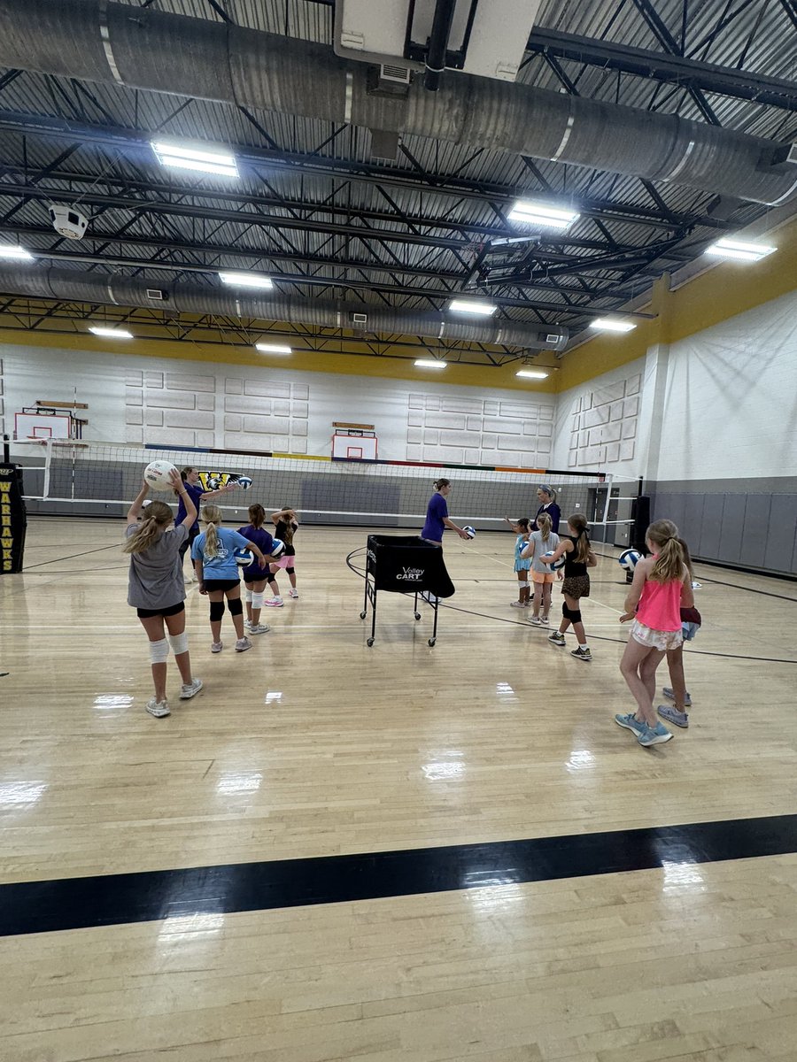 CSHSVball's tweet photo. WOW🤯How are we already halfway through Camp?? Time flies when you’re having fun🥳 https://t.co/WFPGuVeq98