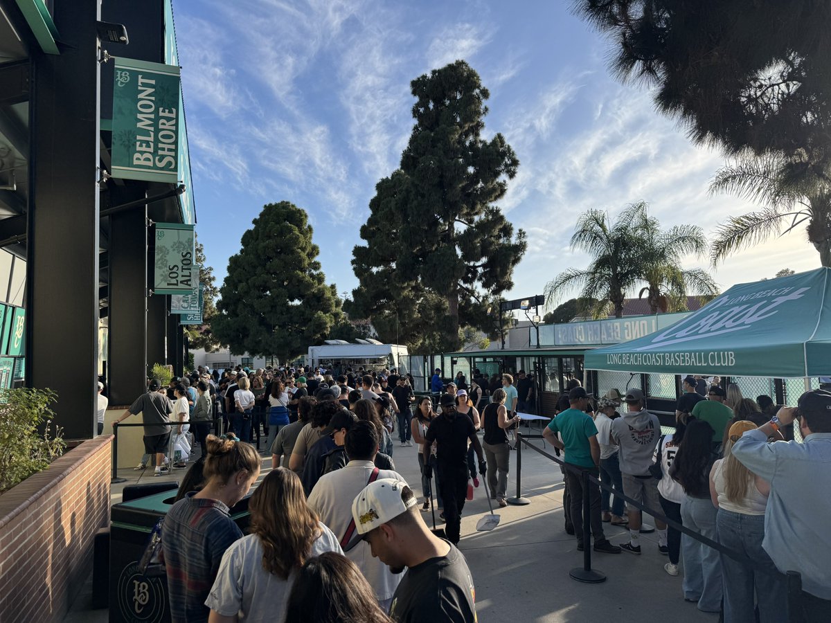 562sports's tweet photo. A major rebrand and a packed house at Bohl Diamond at Blair Field as its Opening Night for the Long Beach Coast! https://t.co/gYWF1iVm4B
