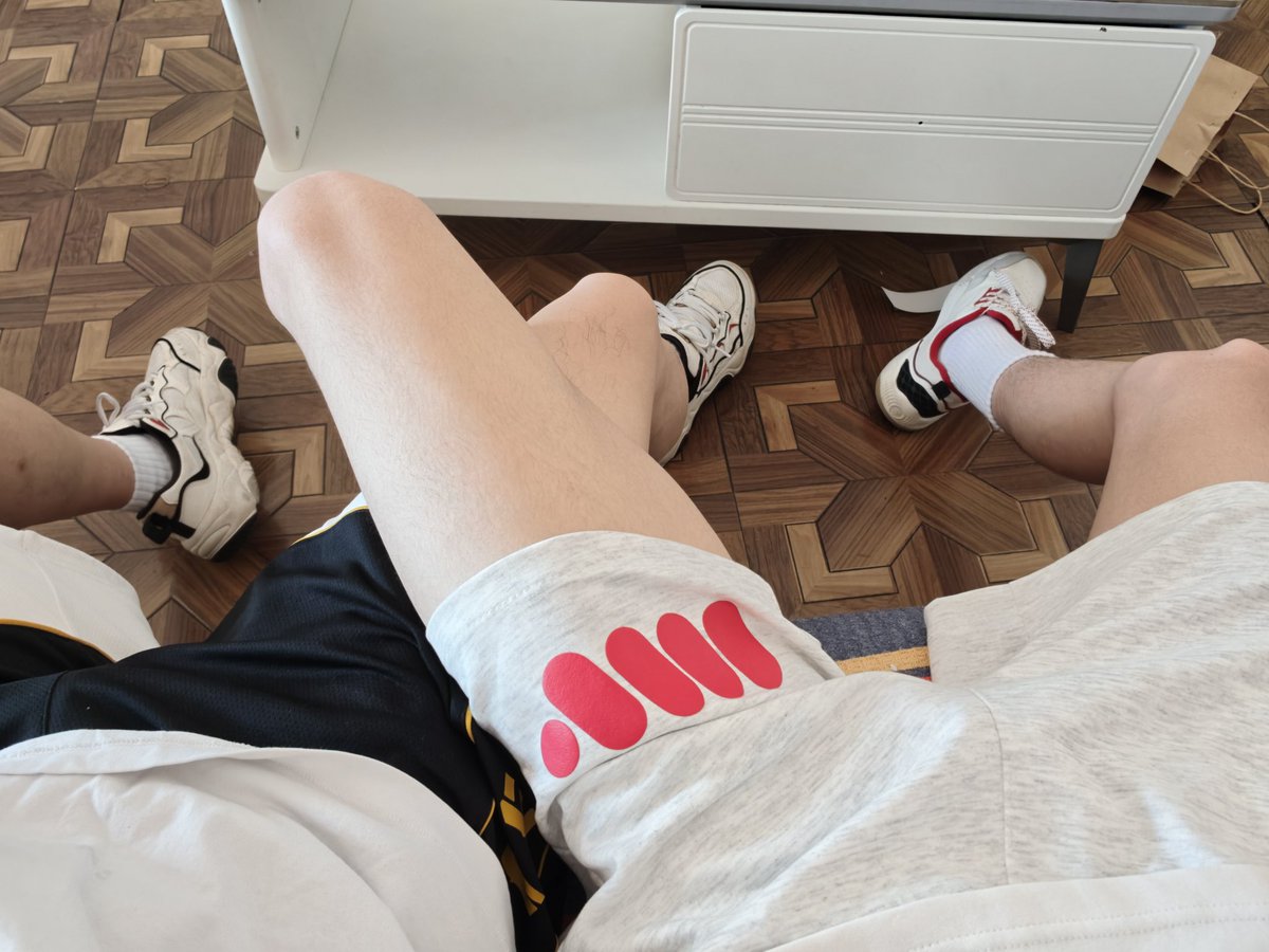 砚迟 tweet media