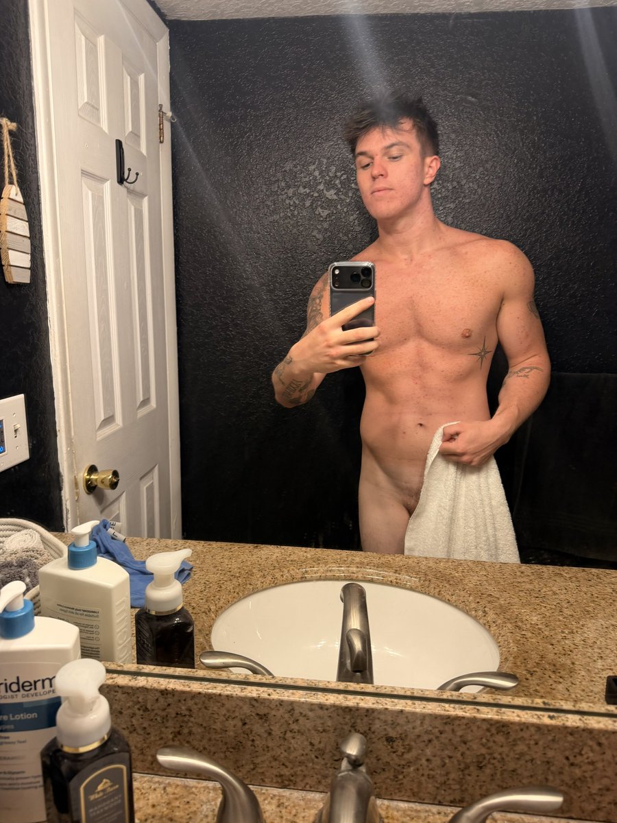 KnightsAtNightx's tweet photo. pull the towel in the comments https://t.co/mU6hORIkLR