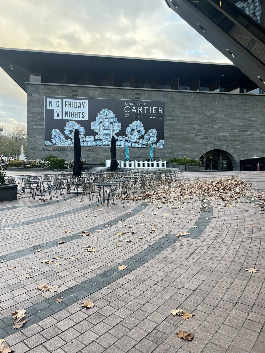 bsting72's tweet photo. 11:41……Arts Centre Melbourne forecourt https://t.co/GZ5aj3SjwK