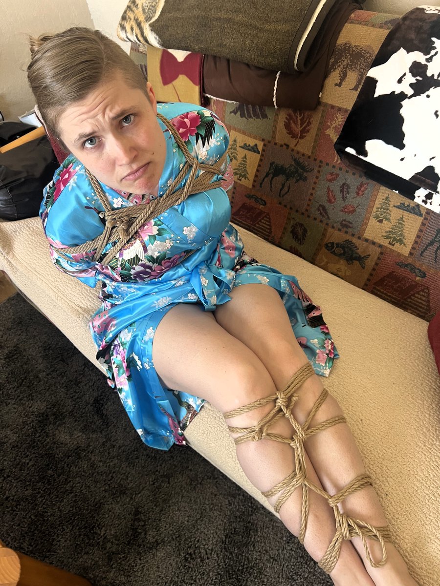 MycheviousD's tweet photo. This had to be THE most painful tie @hojojutsutengu has ever done!! The calfbinders dug deep into my skin with every movement. The gag he put on me was EVEN worse 😢 Needless to say, it took a little time for me to recover after this...

Pics/Vids are now at the usual places! 💙 https://t.co/Ed99l0pcSv