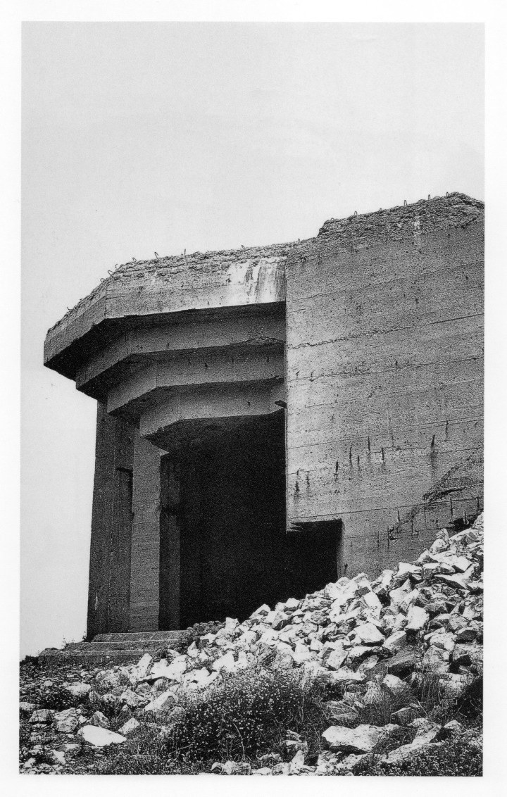 0zmnds's tweet photo. Paul Virilio
Bunker Archaeology https://t.co/iHHKA4zNyZ