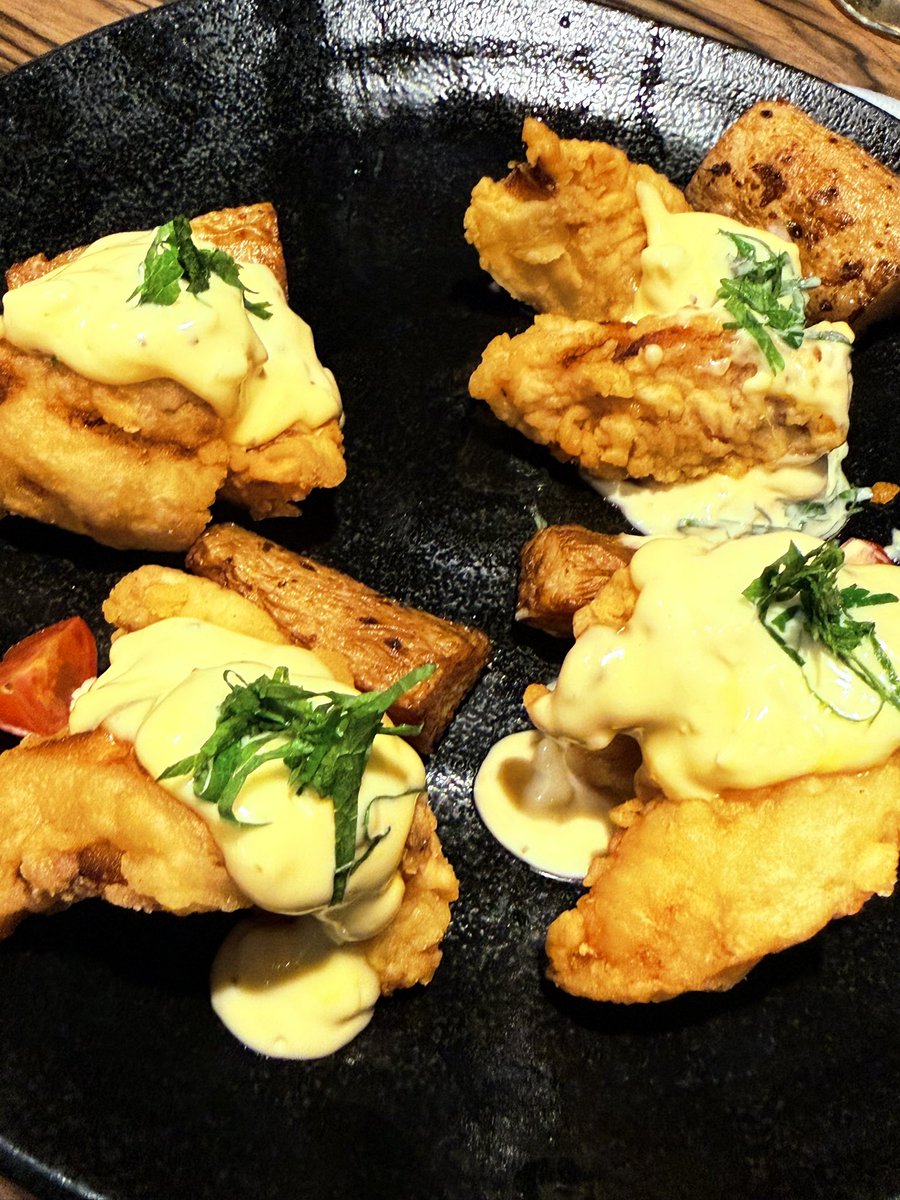ocharin_mock's tweet photo. ゴールデンライブお疲れ様でした。打ち上げはサンクレール近くの楽蔵さんで。個室だったので、明大町づくり道場の皆さんともゆっくりお話出来ました。今の若い方は洋楽より邦楽を聴くそうです。皆さんはどうですか？ https://t.co/bN2qXEx7Wb