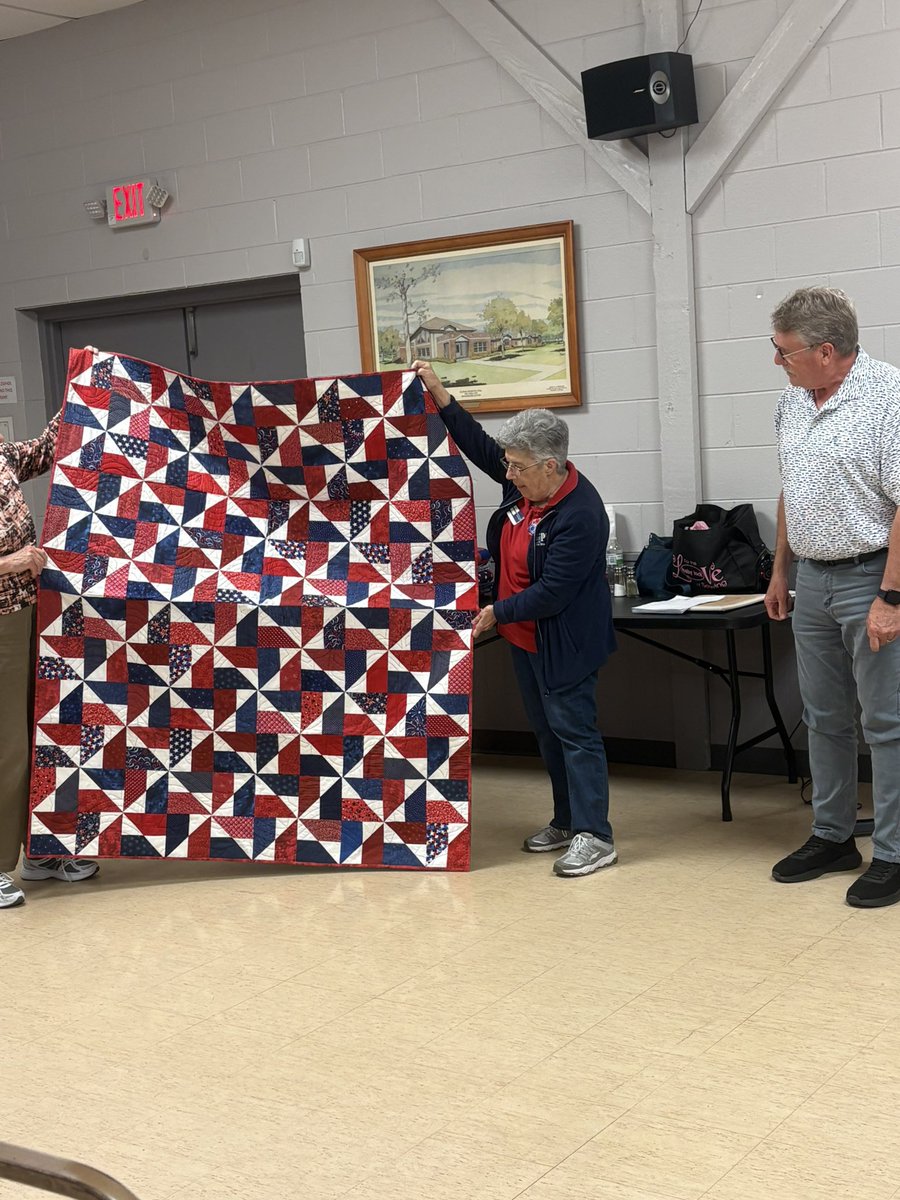 JeffWalterIL's tweet photo. Today, I had the honor of attending the Quilts of Valor ceremony at the St Charles, Illinois Moose Lodge 1368. It was a truly humbling experience to see veterans recognized for their service and sacrifice to our nation.

I was deeply honored to be presented with a Quilt of Valor today. These quilts represent comfort, healing, and appreciation for those who have served our country with courage and dedication.

A sincere thank you to everyone involved with the @QOVFoundation and the Moose Lodge for hosting such a meaningful ceremony and for all you do to support our veterans. #twill #District11 #IL11 🇺🇸