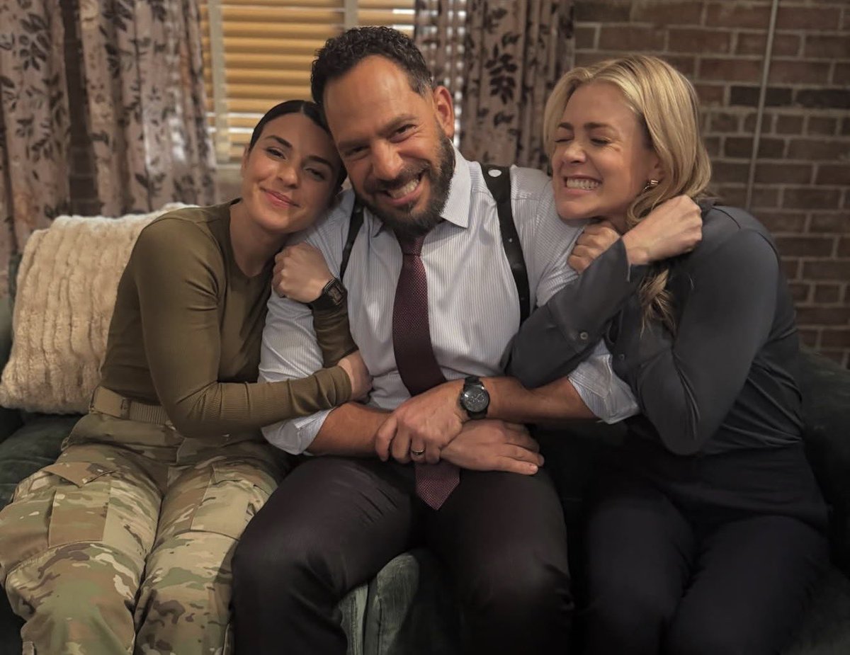 Aces_barometer's tweet photo. Guys why... I literally can't- iove them so much!!! this show literally saved me from nancy drew depression... Do you know how big of a deal that is. I hate @nbc how dare they. @netflix plz pull through on this... I'm begging you https://t.co/OSRuuFi3FK