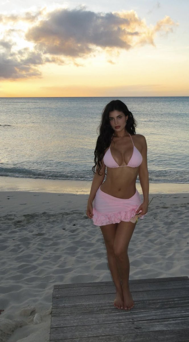 JennerSupremacy's tweet photo. The sight of me has you throbbing.

You begin to feel so powerless and weak as you pump to King Kylie’s busty tits, tummy and billionaire booty. You’re becoming such a prejac for me.

https://t.co/OoihmnXzwc

You’re hooked on King Kylie 👑

You should do anything to satisfy me. https://t.co/LYNbWNgpX3