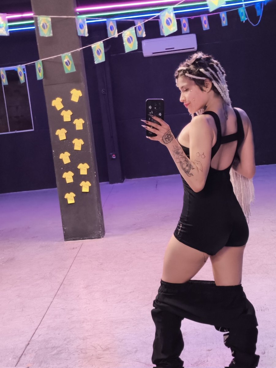 _demon_lilith's tweet photo. Treino de costas hoje 🥵 https://t.co/e3ucd4M998