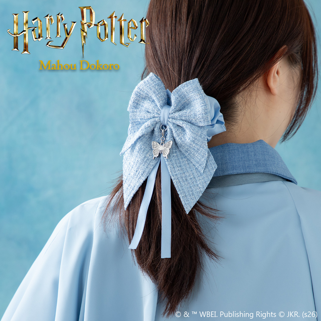hpst_jp's tweet photo. 🎉 #マホウドコロ 本日発売✨

ボーバトン魔法アカデミーをイメージした
ケープ＆シュシュが登場🩵

大きなリボンや美しいドレープ、
蝶のチャームなど細部までこだわったデザイン🦋

この夏は、
ボーバトン生のように上品な魔法感を🪄
https://t.co/rTgPe7dqui

#ハリポタ https://t.co/i5JsnLCfK7