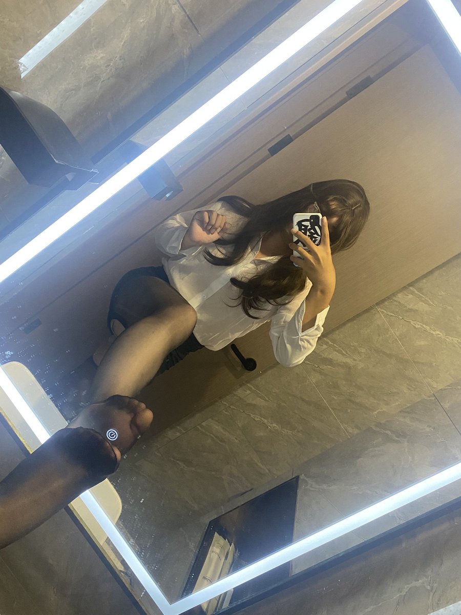 cd__iva's tweet photo. 出差的时候室友不在偷偷拍的
#男娘 #伪娘 #黑丝 #连裤袜 #肉腿 #足 #开裆 #足底 https://t.co/RSFA4ARxcB
