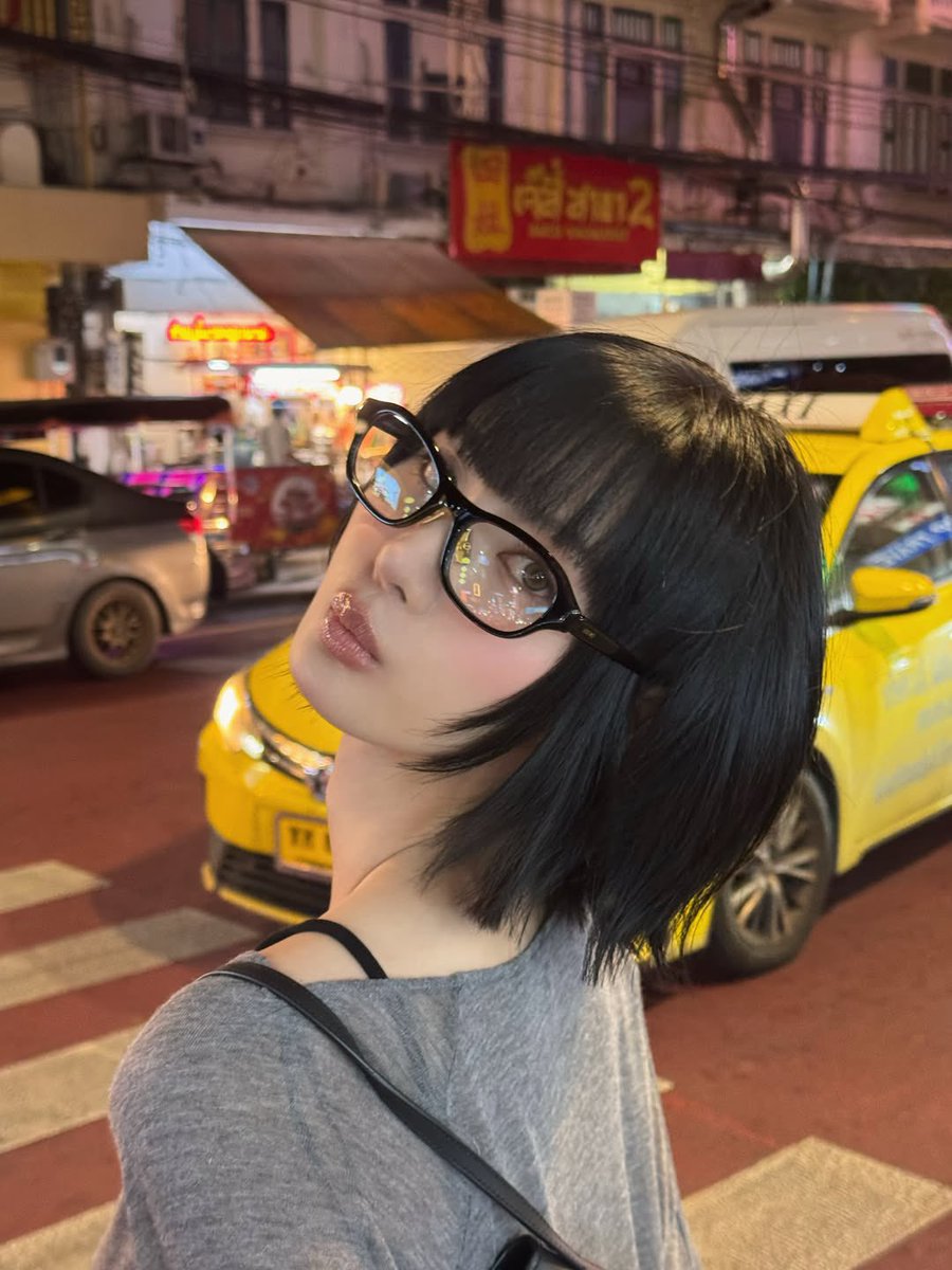 Gbsr_official's tweet photo. ต้าวแว่นนน😎💙
#Gracebudsarin #Purrner https://t.co/vxAlm5NoJw