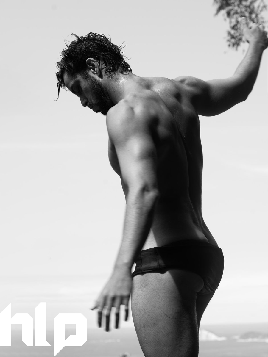 homensdelinguap's tweet photo. E aí, quem tá acompanhando a história de “Omar” na novela da TV Globo “A Nobreza do Amor”? Bora relembrar essas fotos incríveis do GATO @simasrodrigo Rodrigo Simas, de 2024, by Brunno Rangel? 🔥🔥

#rodrigosimas 
#anobrezadoamor #tvglobo
#homensdelinguaportuguesa https://t.co/9Ludr2Zpyp