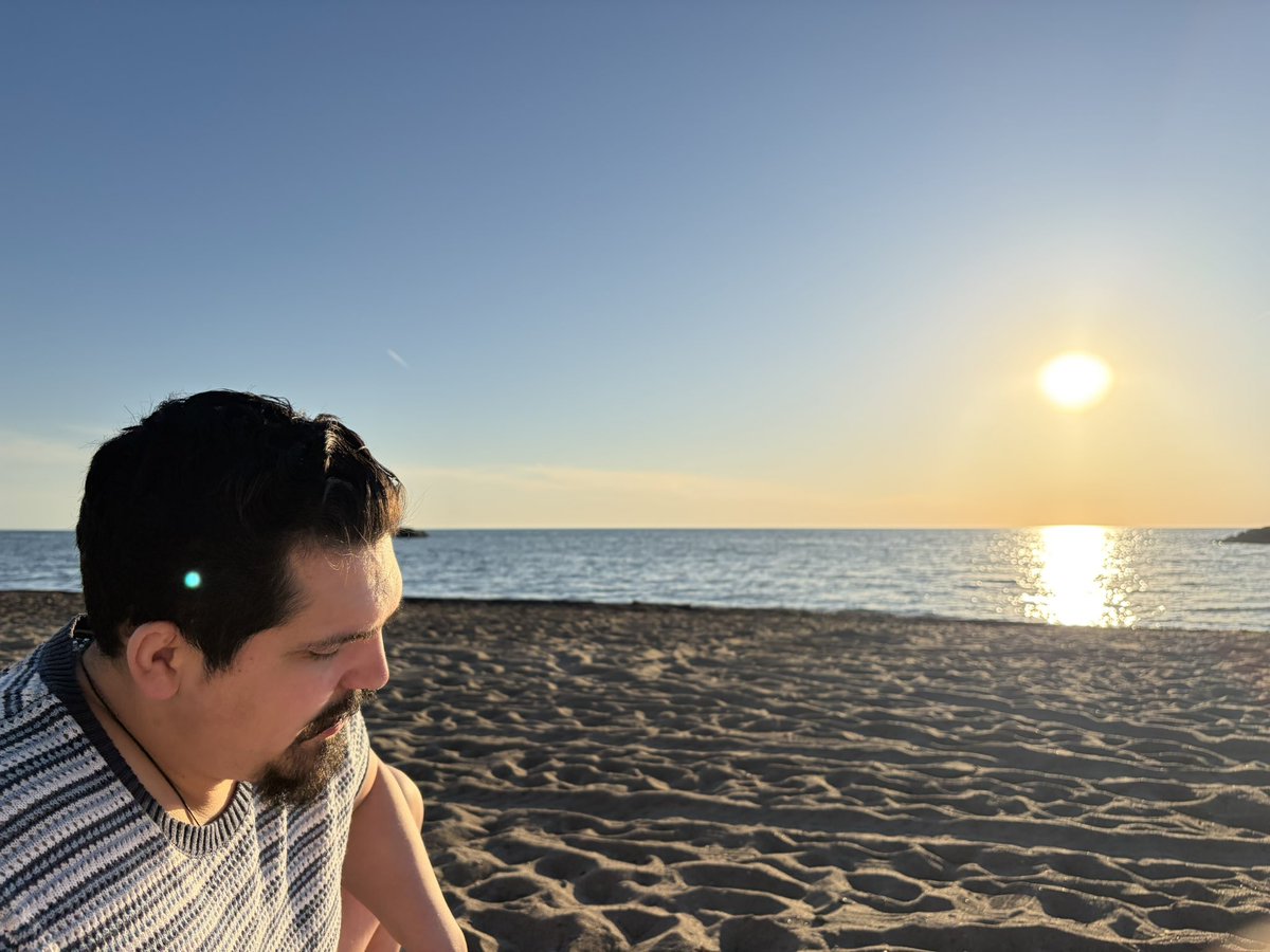 HandalVictoria's tweet photo. 💍 🌅 ❤️ https://t.co/MjqfZusdv9