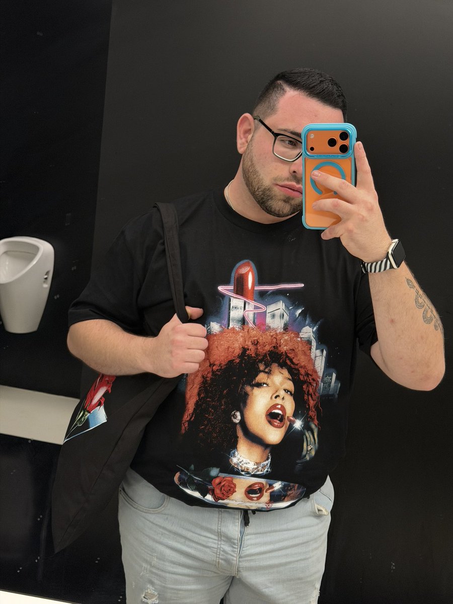 _nacheeto's tweet photo. otro sueño cumplido, años queriendo ver a Doja Cat y ha sido inolvidable, menuda bestia escénica ❤️🇵🇹🌹 https://t.co/YUUcRyyIZ2