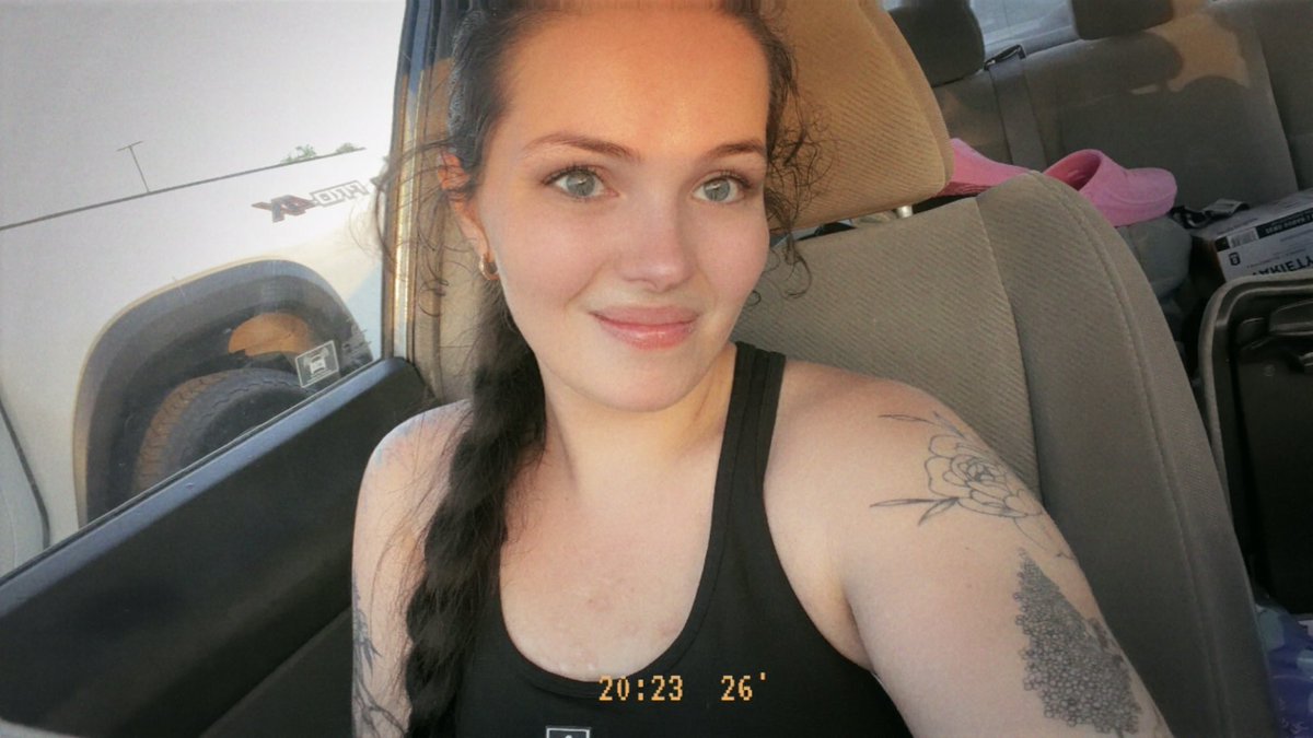 PrincessMads21's tweet photo. Survived 2 hours of sandvolleyball today 😅 https://t.co/YWdpJTUJ1v