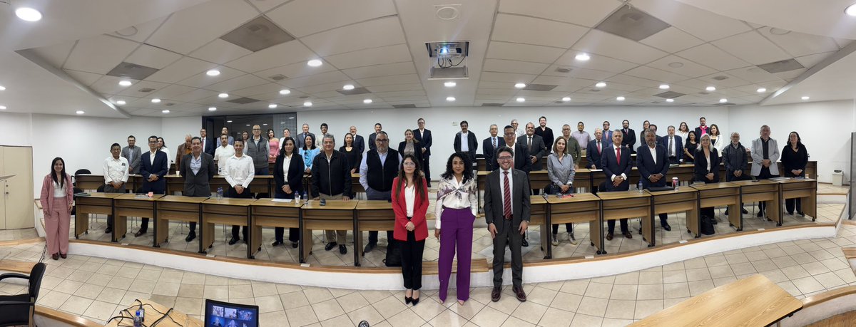 inap_mx's tweet photo. 📚🤝  Este lunes y martes se llevó a cabo una reunión de trabajo con nuestro personal docente. 
Este espacio de diálogo, convocado por la ENAPROG, permitió compartir experiencias, reflexionar sobre los retos actuales de la educación y consolidar acciones en favor de una formación de calidad.

La ENAPROG reconoce el papel fundamental de nuestras y nuestros profesores como agentes de transformación. 

#ENAPROG #ExcelenciaAcadémica #ComunidadDocente #FormaciónProfesional #EducaciónDeCalidadContenido