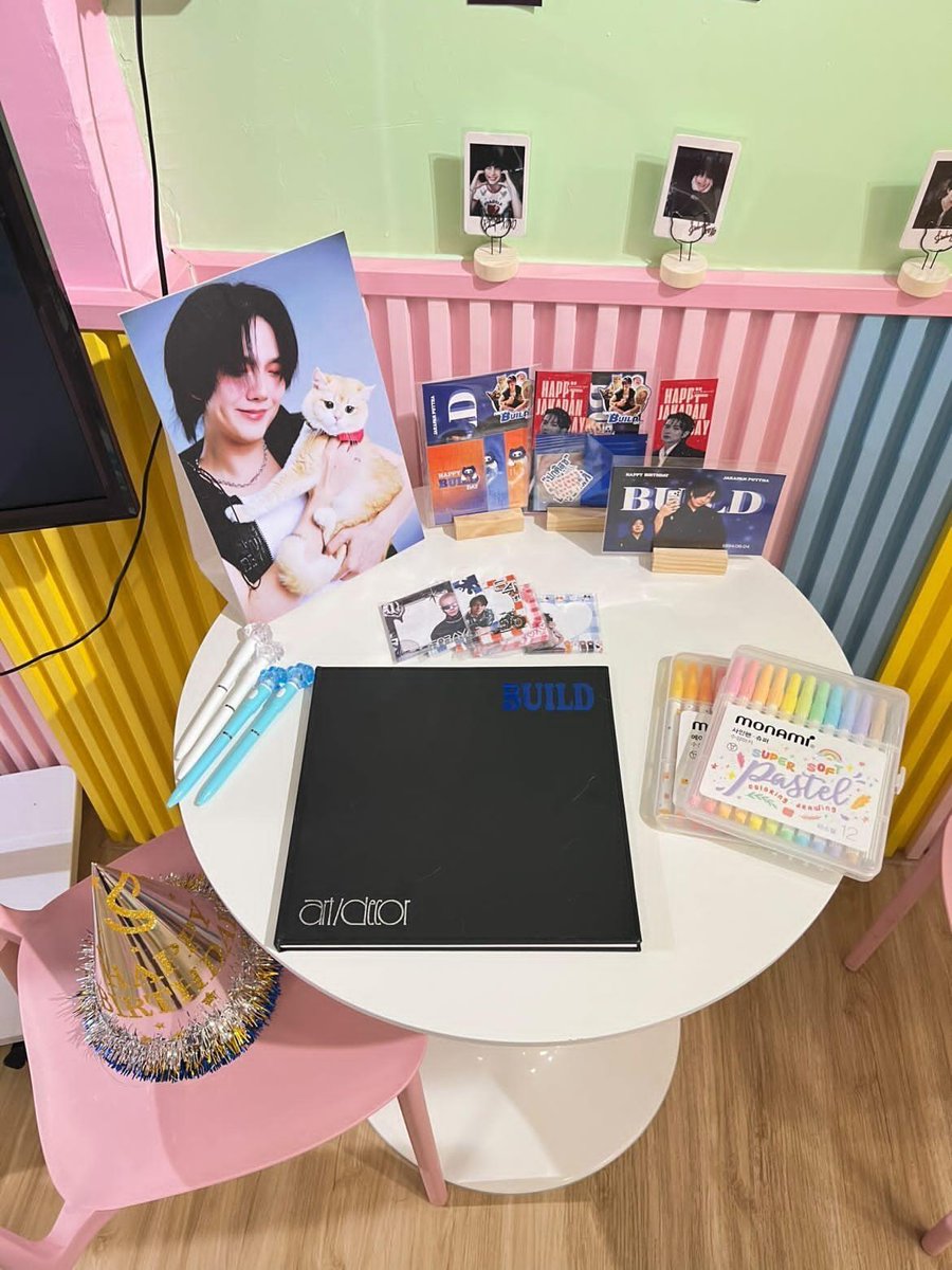 BuildLuveFC's tweet photo. 💙 BUILD BIRTHDAY CAFE ☕️

Share a wonderful moment surrounded by adorable kittens 🐱✨️

📅 Dates: June 4–9, 2026
⏰ Time: 12:00 PM – 10:00 PM
📍 Location: CANDY Cat Cafe (Saphan Khwai Intersection, Pradipat25)

#HBDBUILDJKPPROJECT #BuildJakapan
#Beyourluve @JakeB4rever https://t.co/EFmLzeFdw4
