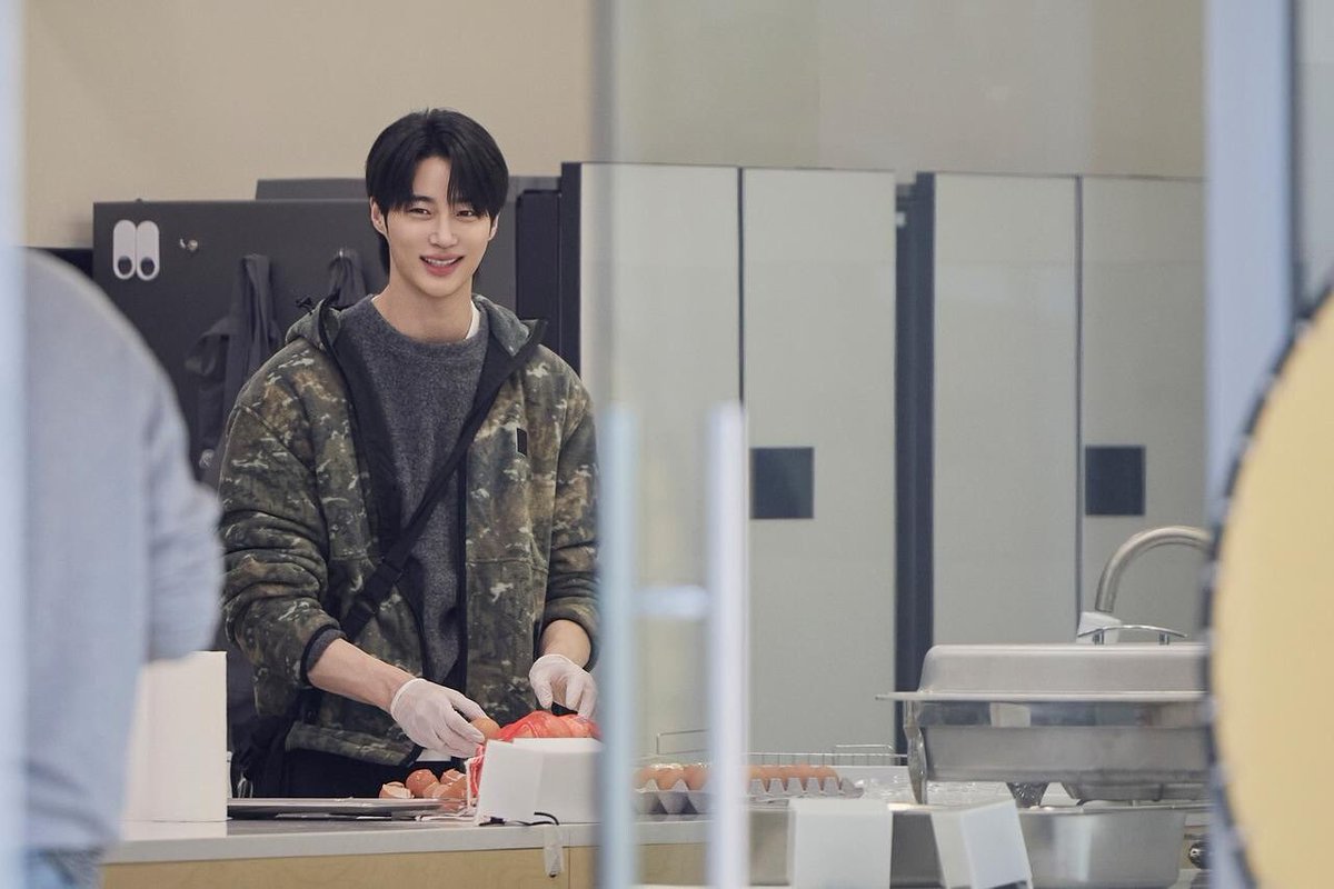 wooseokfiles's tweet photo. Jaeseok’s BnB Rules ranked No. 5 on Netflix’s Global Top 10 TV Shows (Non-English) and simultaneously entered the Top 10 lists in multiple countries including Korea, Singapore, Hong Kong, Indonesia, Malaysia, the Philippines, Taiwan, and Thailand. 

Based on Netflix's viewership metric total viewing hours divided by the program’s runtime the show recorded 1.8 million views, demonstrating the appeal of the group-camp format to audiences worldwide.

After all the guests had departed, Team Yoo Jaesuk reflected on the experience while looking around the now-empty camp. Following the final departure ceremony 
- Yoo Jaesuk said: “Im glad I did this. This camp was truly a joy for me. I hoped everyone could spend a happy and enjoyable time here. When they returned to their own lives, I hoped this would become a place they could remember whenever things became difficult. Just seeing the guests enjoying themselves together makes me feel that the goal we talked about at the beginning was fully achieved.”

- Lee Kwangsoo shared: “I think it became a good memory and a source of strength that I can draw on when things get difficult.”

- #ByeonWooSeok said: “I think it really was a healing camp. There will be difficult moments in life, but I hope that when those moments come, people can remember this camp and, even briefly, escape from those hard thoughts.”

- Ji Yeeun also offered a tearful farewell, saying: “It truly felt like a gift.”

After all episodes have been released, Jaeseok’s BnB Rules continues to draw attention through its Global Top 10 ranking and growing interest in the group camp variety-show format.