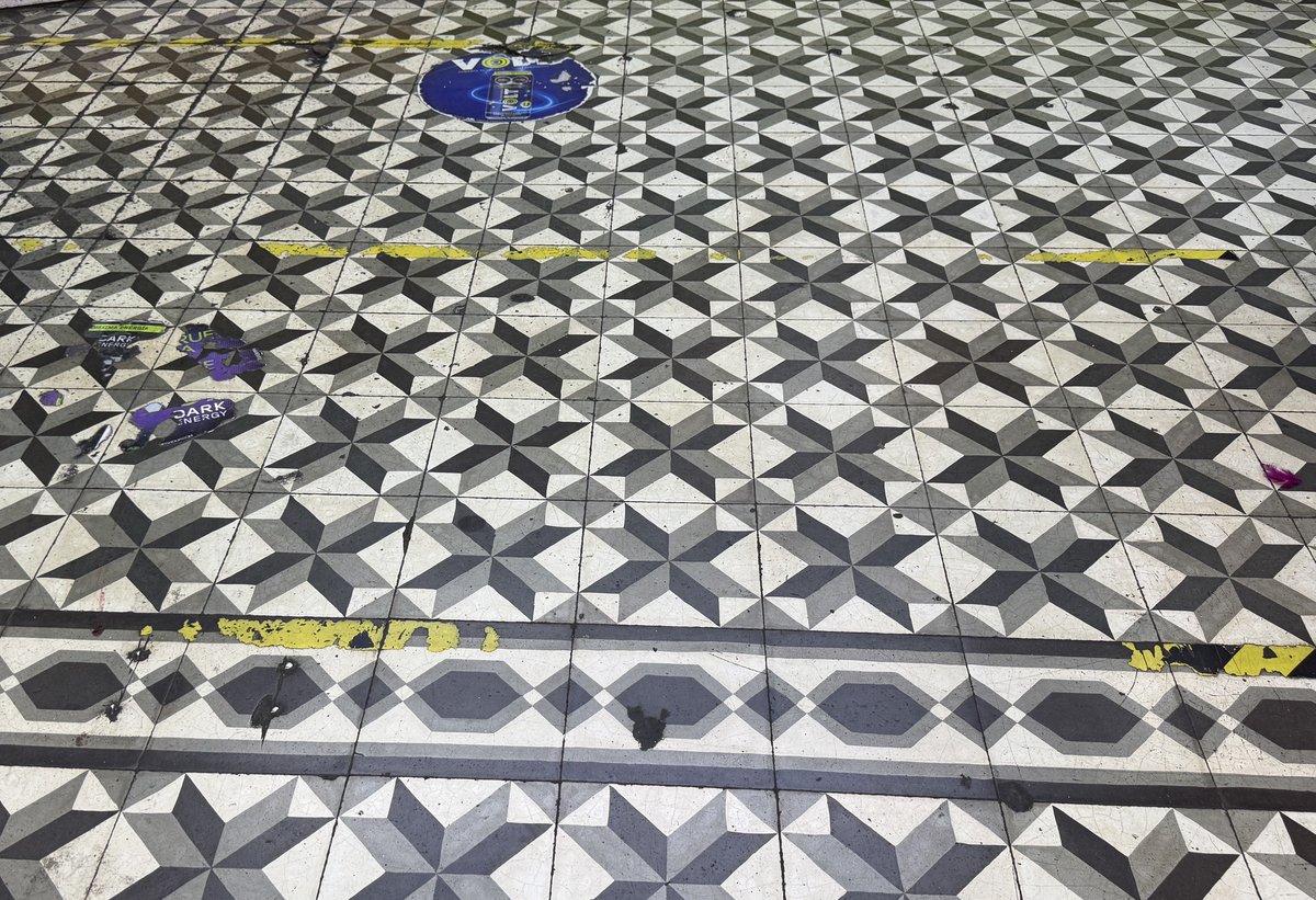 RobFathauerArt's tweet photo. Floor tiling in Puebla, Mexico https://t.co/bFvGy0jtBd