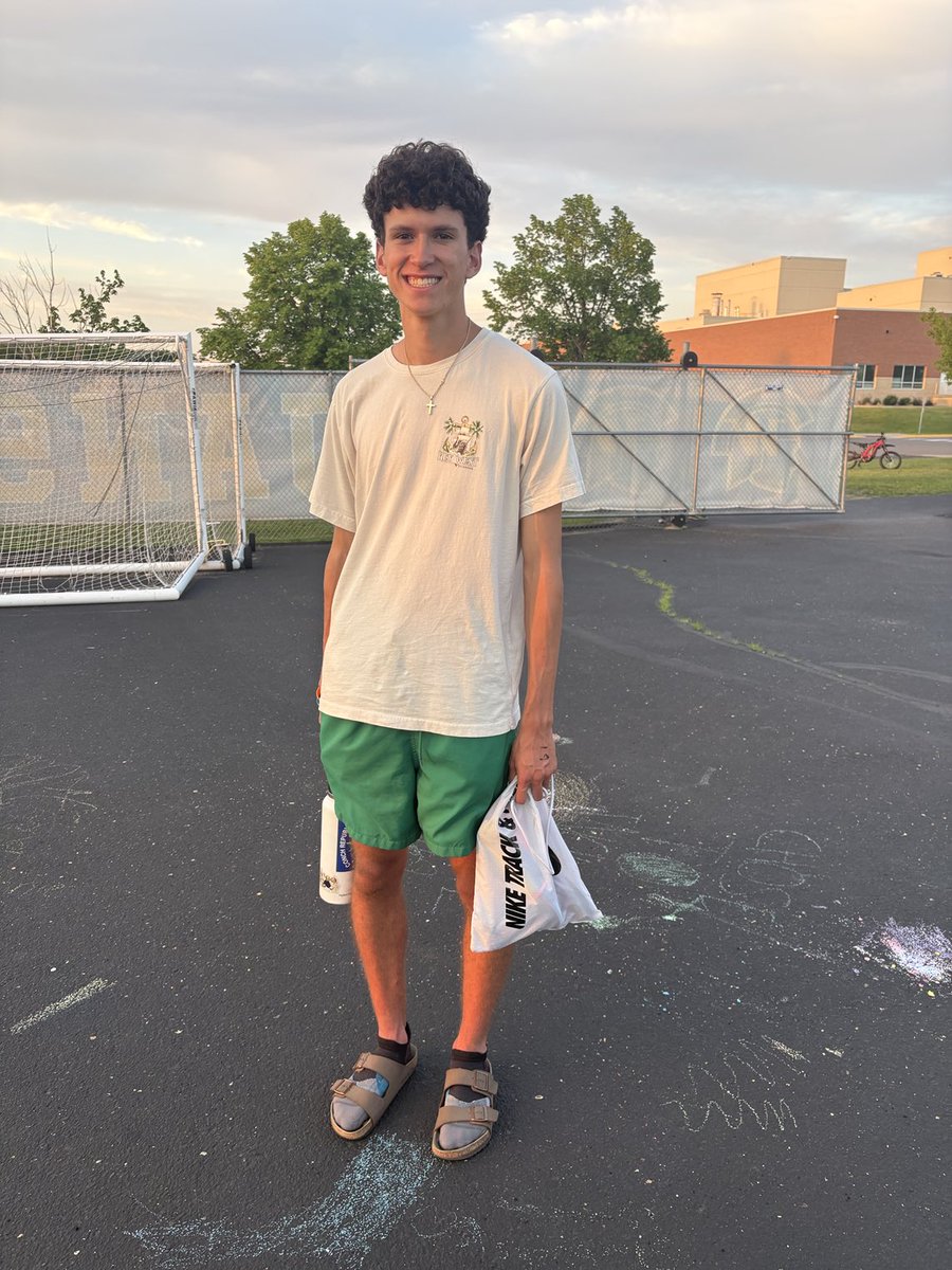 RosemountCC's tweet photo. Irish ☘️ throw down some PR’s at Wayzata Twilight - Elias Schroeder, Chase Wells, Cody Boisen, and Evan Beaudette.  A few shirts await them. https://t.co/Zu5HTFbRfl