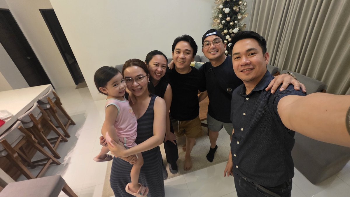 joedungca's tweet photo. Time and distance may separate us, but friendship remains unchanged. So happy to see that some things never change after all these years. ❤️ https://t.co/iG5C5nBlVb