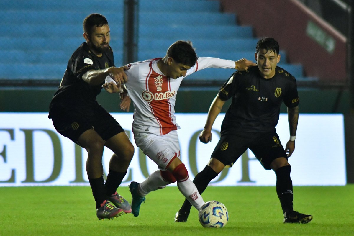 afa's tweet photo. 🏆 #CopaArgentina 

⚽ Barracas Central venció 1-0 a Huracán. https://t.co/ShMl0m3cQN