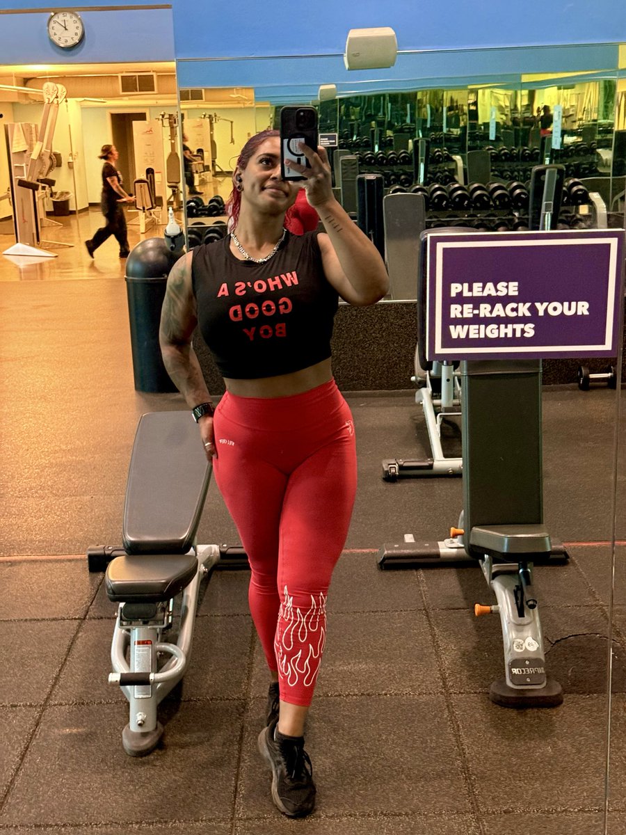 MaevesLife's tweet photo. Muscle Mommy? 🥵💋💕

Not ready for VIP yet?? Look below 😘

https://t.co/AGWObGpNJK

#contentcreator #muscle #ass #busty #tits #motorcycle https://t.co/crVIvcuzAW